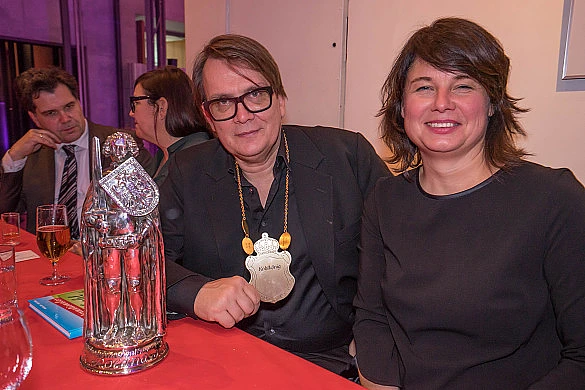 Neuer Kohlkönig Sven Regener mit Staatsrätin Ulrike Hiller Neuer Kohlkönig Sven Regener mit Staatsrätin Ulrike Hiller