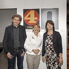 Foto (v.l.): Detlef Stein, Barbara Lison und Staatsrätin Ulrike Hiller bei der Ausstellungseröffnung Foto (v.l.): Detlef Stein, Barbara Lison und Staatsrätin Ulrike Hiller bei der Ausstellungseröffnung