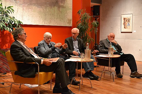 Foto (v.l.): Klaus Wedemeier, Heinz Aulfes, Herman Vinke , Wolfgang Hesse Foto (v.l.): Klaus Wedemeier, Heinz Aulfes, Herman Vinke , Wolfgang Hesse