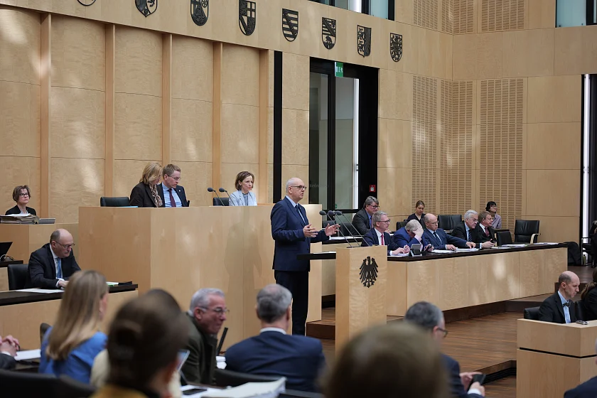 Bürgermeister und Präsident des Senats, Dr. Andreas Bovenschulte hält eine Rede im Bundesrat.