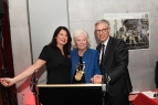 Bürgermeister Dr. Carsten Sieling und Staatsrätin Ulrike Hiller mit der neuen Kohlkönigin 2019, Christa Fuchs (OHB)