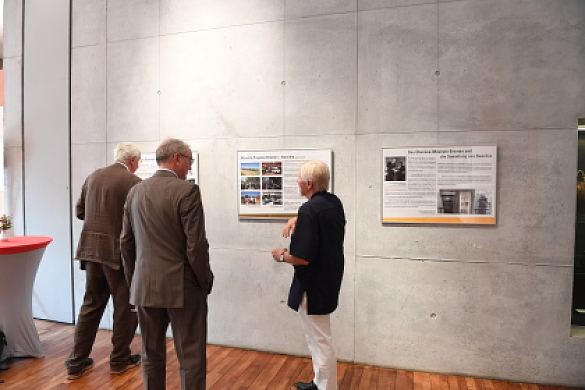 Vernissage zur Ausstellung "Bremens Engagement in Afrika"