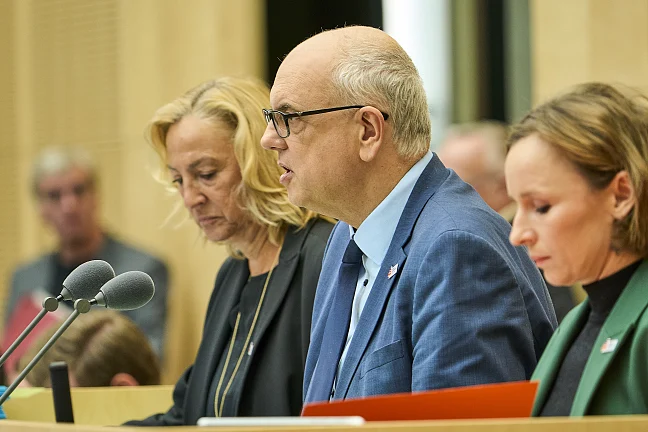 vl. Direktorin Rettler, Bundesratspräsident Bovenschulte, Bevollmächtigte Staatsrätin Böhning