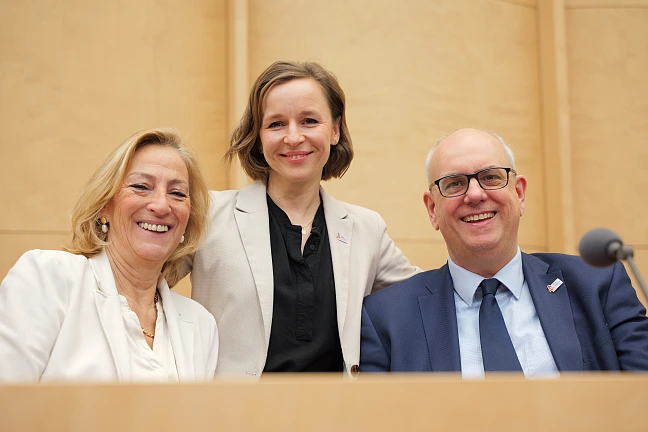 Bild mit Bundesratsdirektorin Rettler, Staatsrätin Böhning, Bundesratspräsident Bovenschulte